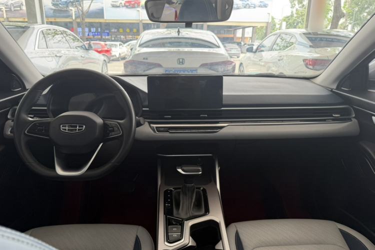 Used Geely Auto Emgrand 2022 4th Generation 1.5L CVT Flagship Model Interior 1