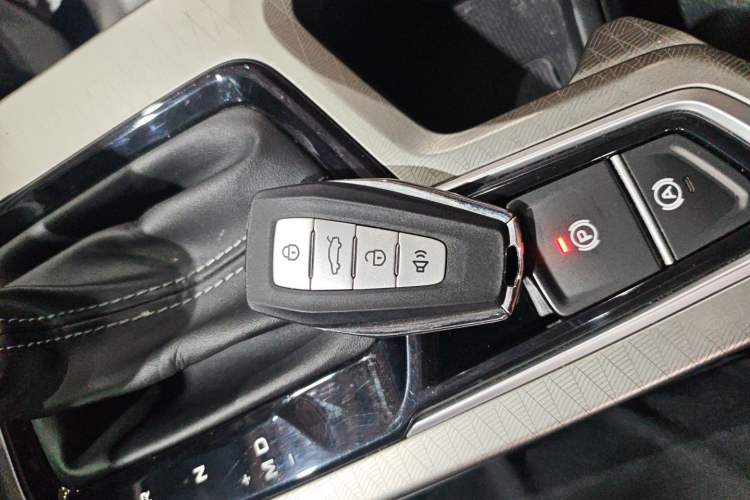 Used Geely Auto Emgrand 2022 4th Generation 1.5L CVT Flagship Model Interior 1