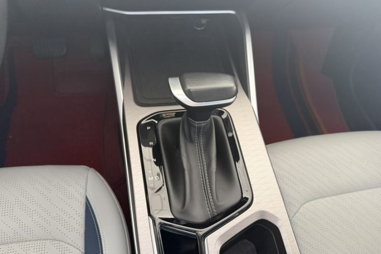 Used Geely Auto Emgrand 2022 4th Generation 1.5L CVT Flagship Model Interior 3