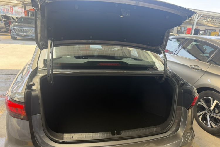Used Geely Auto Emgrand 2022 4th Generation 1.5L CVT Luxury Model Interior 7