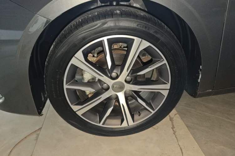 Used Geely Auto Emgrand 2022 4th Generation 1.5L CVT Luxury Model Left Front Wheel Hub