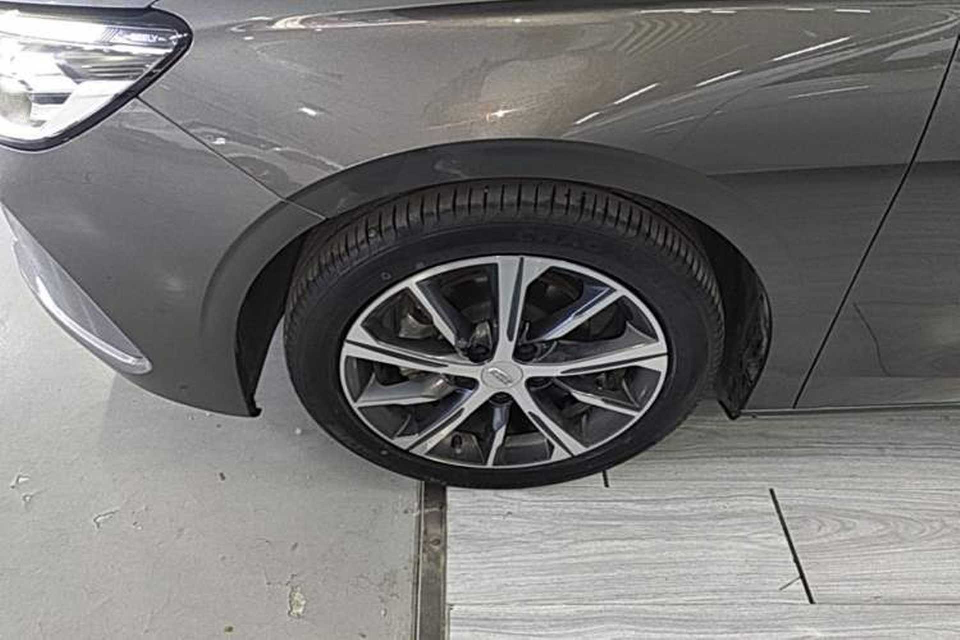 Used Geely Auto Emgrand 2022 4th Generation 1.5L CVT Luxury Model Left Front Wheel Hub