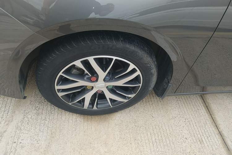 Used Geely Auto Emgrand 2022 4th Generation 1.5L CVT Elite Model Left Front Wheel Hub