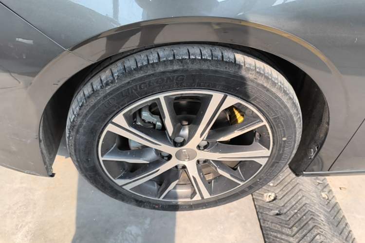 Used Geely Auto Emgrand 2022 4th Generation 1.5L CVT Luxury Model Left Front Wheel Hub