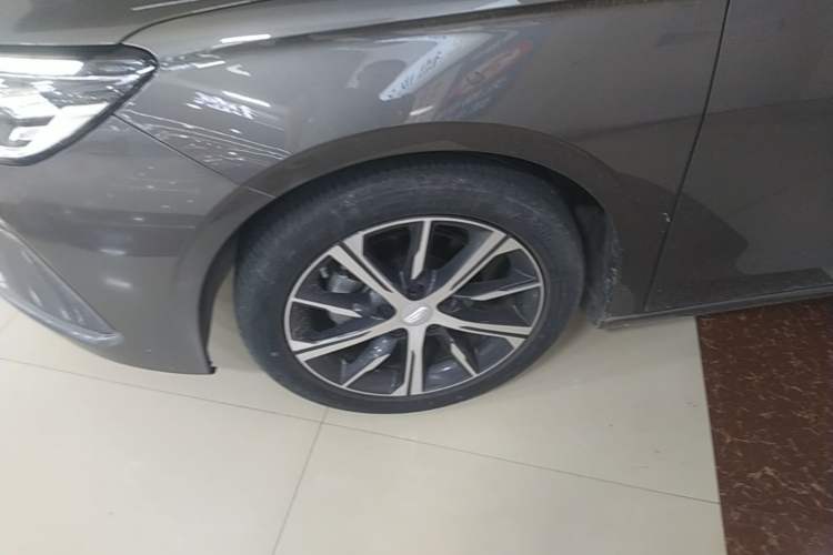 Used Geely Auto Emgrand 2022 4th Generation 1.5L CVT Luxury Model Left Front Wheel Hub