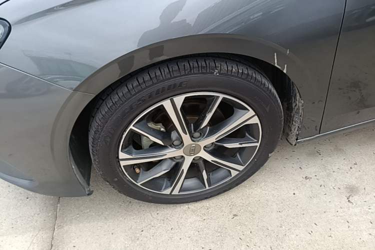 Used Geely Auto Emgrand 2022 4th Generation 1.5L CVT Luxury Model Left Front Wheel Hub