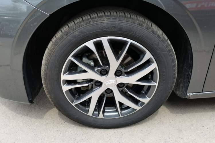 Used Geely Auto Emgrand 2022 4th Generation 1.5L CVT Elite Model Left Front Wheel Hub