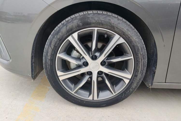 Used Geely Auto Emgrand 2022 4th Generation 1.5L CVT Luxury Model Left Front Wheel Hub