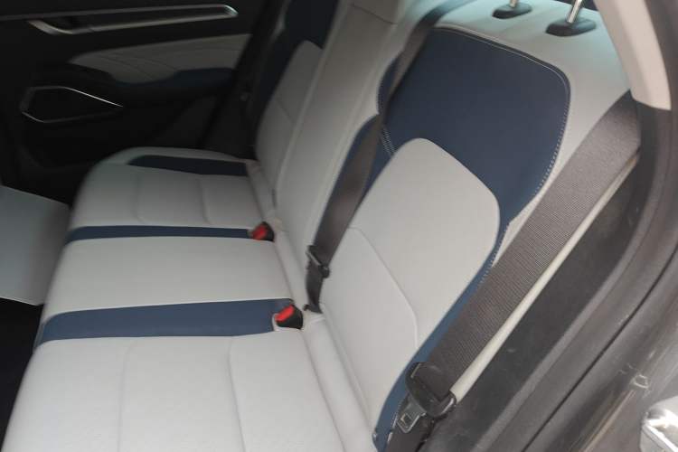 Used Geely Auto Emgrand 2022 4th Generation 1.5L CVT Flagship Model Left Rear Seat