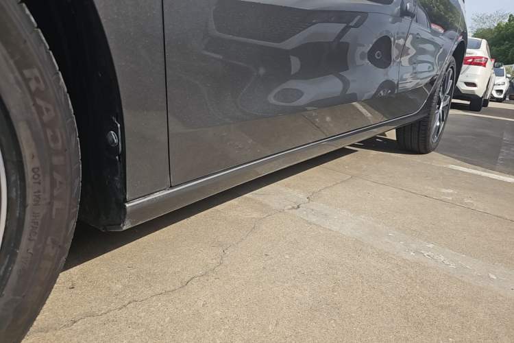 Used Geely Auto Emgrand 2022 4th Generation 1.5L CVT Luxury Model Left Side Sill