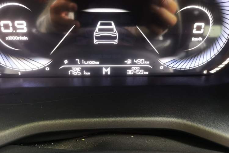 Used Geely Auto Emgrand 2022 4th Generation 1.5L Manual Elite Model Odometer Close Up