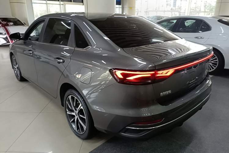 Used Geely Auto Emgrand 2022 4th Generation 1.5L CVT Luxury Model Rear Left 45 Deg