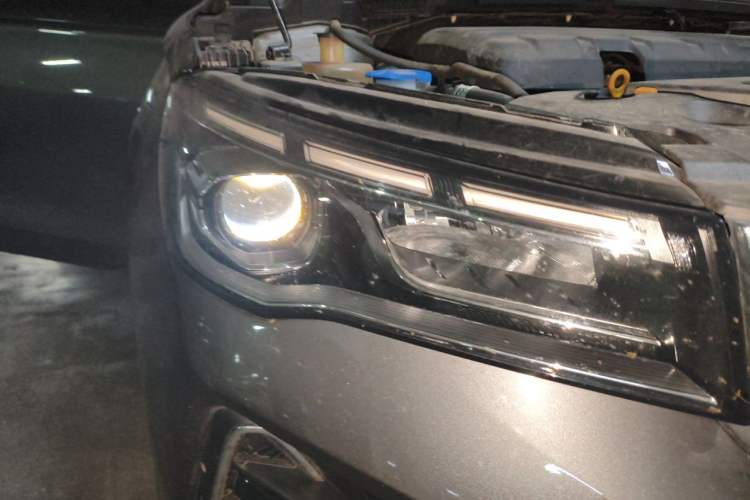 Used Geely Auto Emgrand 2022 4th Generation 1.5L CVT Elite Model Right Front Headlight