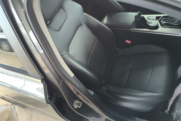 Used Geely Auto Emgrand 2022 4th Generation 1.5L CVT Luxury Model Right Front Seat