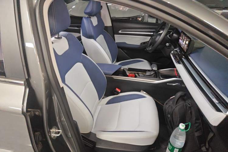 Used Geely Auto Emgrand 2022 4th Generation 1.5L CVT Flagship Model Right Front Seat