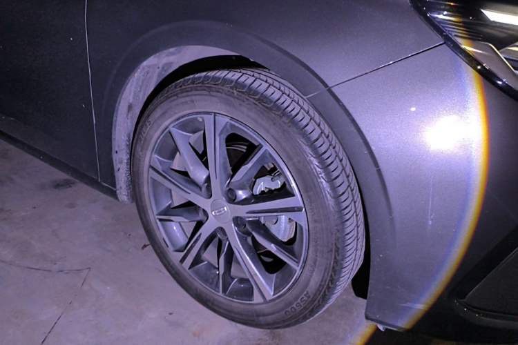 Used Geely Auto Emgrand 2022 4th Generation 1.5L CVT Luxury Model Right Front Wheel Hub