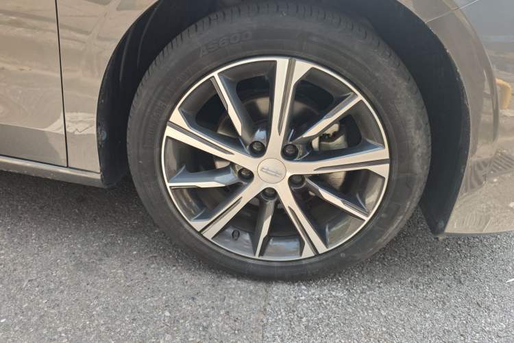 Used Geely Auto Emgrand 2022 4th Generation 1.5L CVT Luxury Model Right Front Wheel Hub