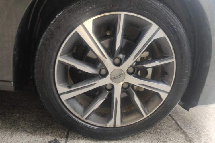 Used Geely Auto Emgrand 2022 4th Generation 1.5L CVT Luxury Model Right Front Wheel Hub