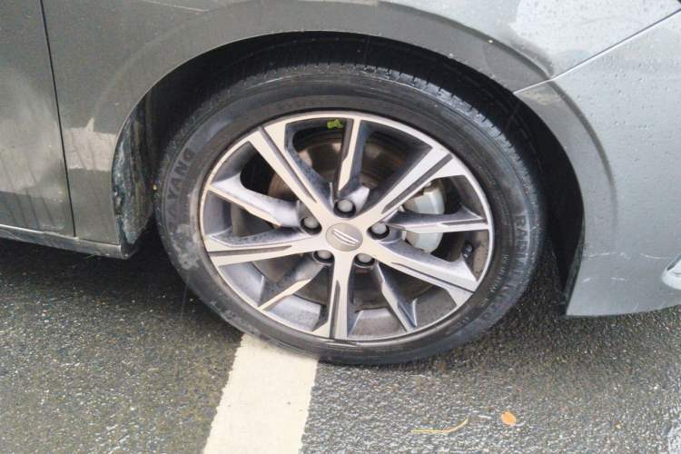 Used Geely Auto Emgrand 2022 4th Generation 1.5L CVT Luxury Model Right Front Wheel Hub