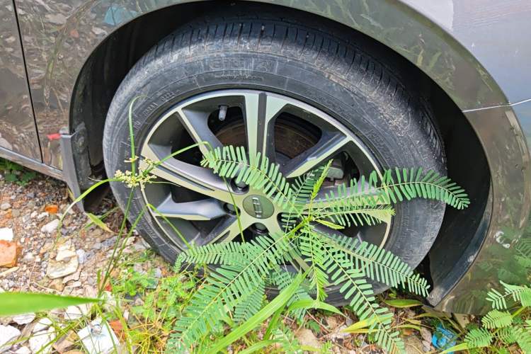 Used Geely Auto Emgrand 2022 4th Generation 1.5L CVT Luxury Model Right Front Wheel Hub
