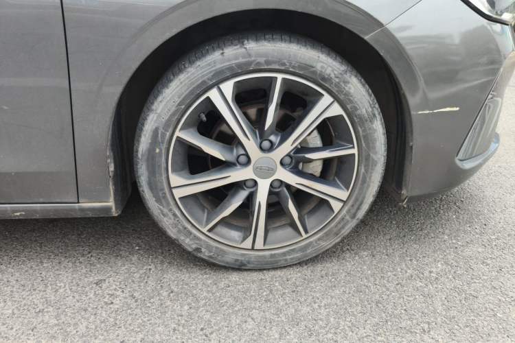 Used Geely Auto Emgrand 2022 4th Generation 1.5L CVT Flagship Model Right Front Wheel Hub
