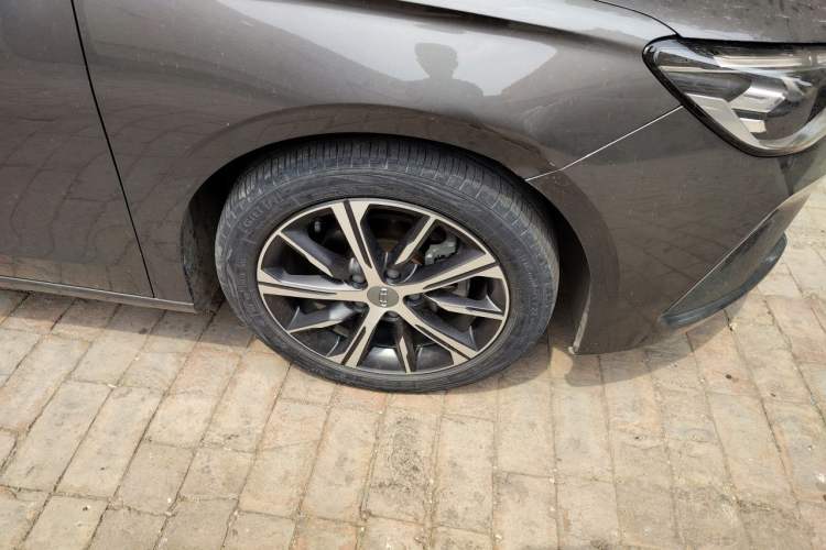Used Geely Auto Emgrand 2022 4th Generation 1.5L CVT Flagship Model Right Front Wheel Hub