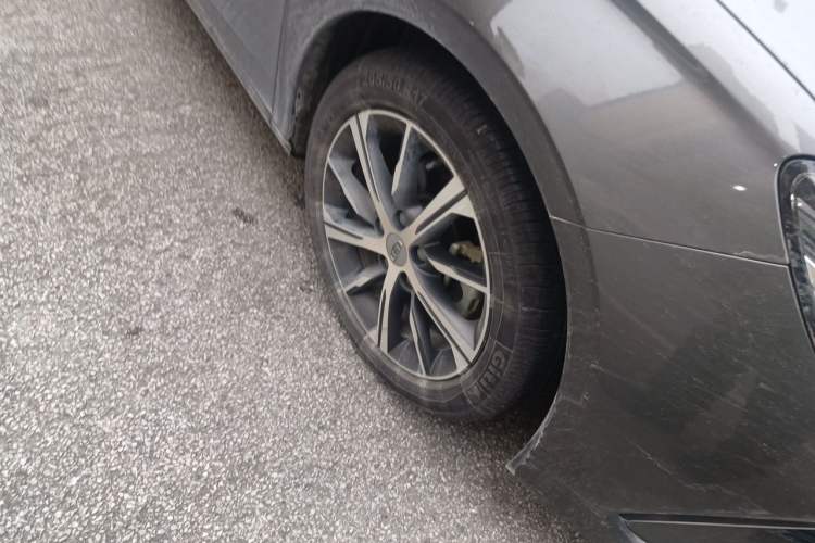 Used Geely Auto Emgrand 2022 4th Generation 1.5L CVT Flagship Model Right Front Wheel Hub
