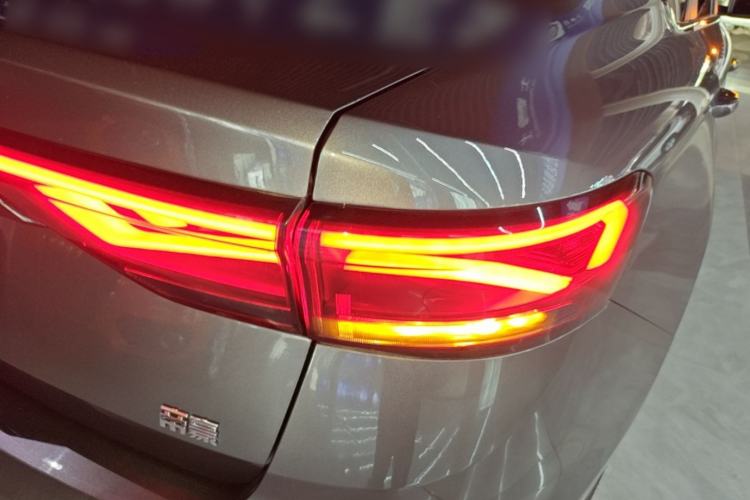 Used Geely Auto Emgrand 2022 4th Generation 1.5L CVT Luxury Model Right Rear Taillight