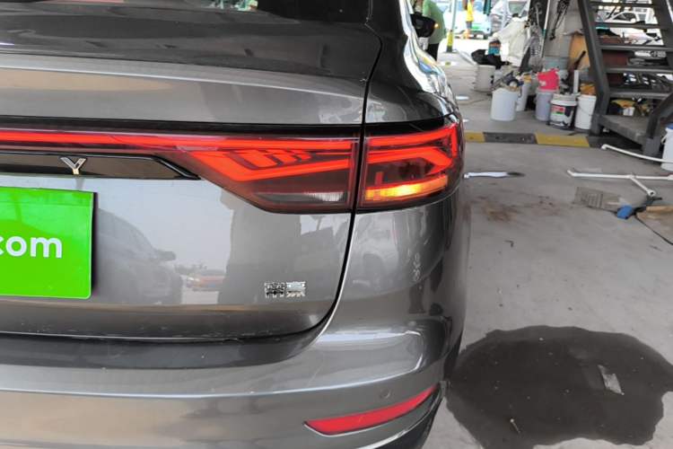 Used Geely Auto Emgrand 2022 4th Generation 1.5L CVT Luxury Model Right Rear Taillight