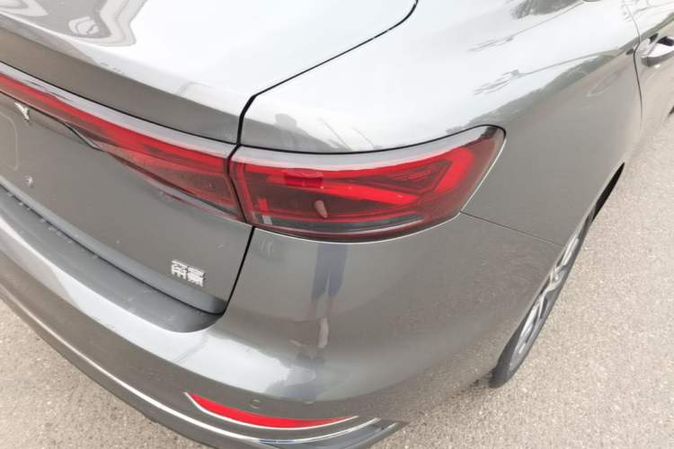 Used Geely Auto Emgrand 2022 4th Generation 1.5L CVT Flagship Model Right Rear Taillight