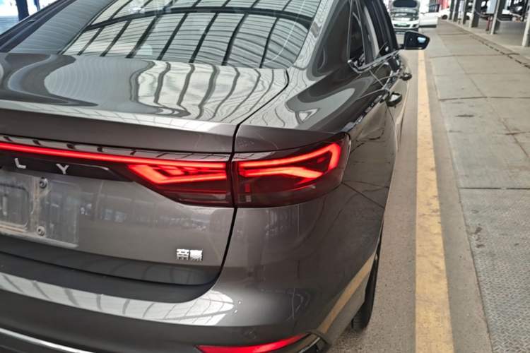 Used Geely Auto Emgrand 2022 4th Generation 1.5L CVT Luxury Model Right Rear Taillight