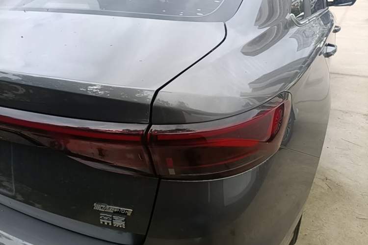 Used Geely Auto Emgrand 2022 4th Generation 1.5L CVT Luxury Model Right Rear Taillight