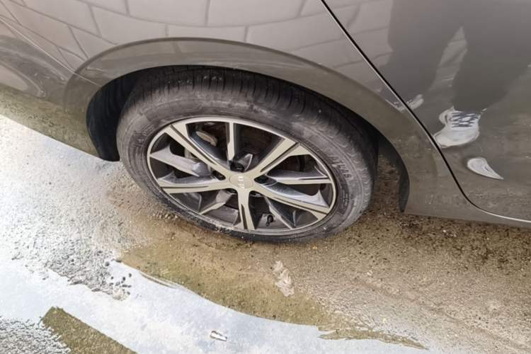 Used Geely Auto Emgrand 2022 4th Generation 1.5L CVT Luxury Model Right Rear Wheel Hub