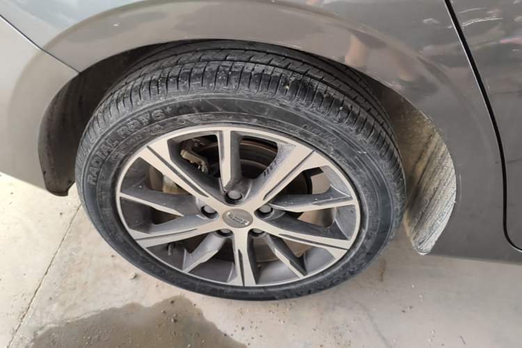 Used Geely Auto Emgrand 2022 4th Generation 1.5L CVT Luxury Model Right Rear Wheel Hub