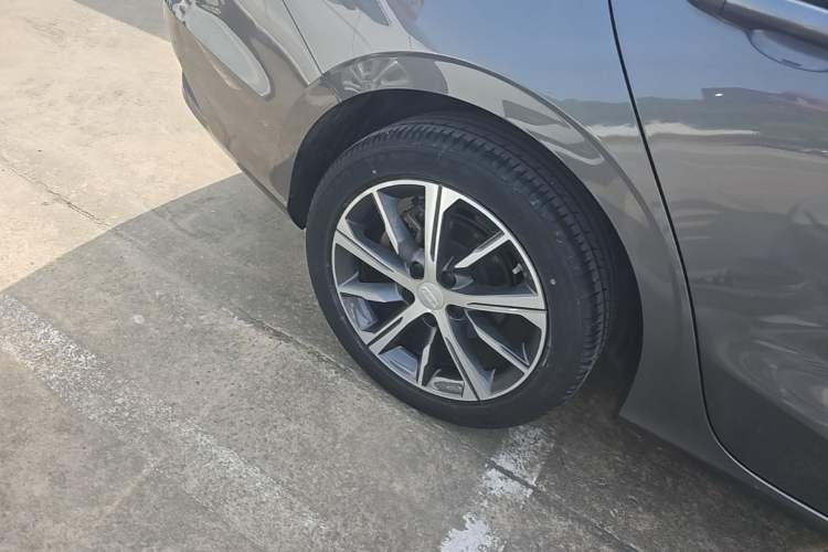 Used Geely Auto Emgrand 2022 4th Generation 1.5L CVT Luxury Model Right Rear Wheel Hub