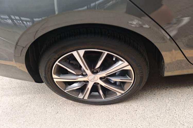 Used Geely Auto Emgrand 2022 4th Generation 1.5L CVT Luxury Model Right Rear Wheel Hub