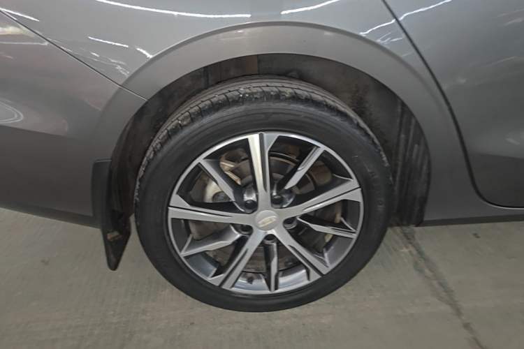 Used Geely Auto Emgrand 2022 4th Generation 1.5L CVT Luxury Model Right Rear Wheel Hub