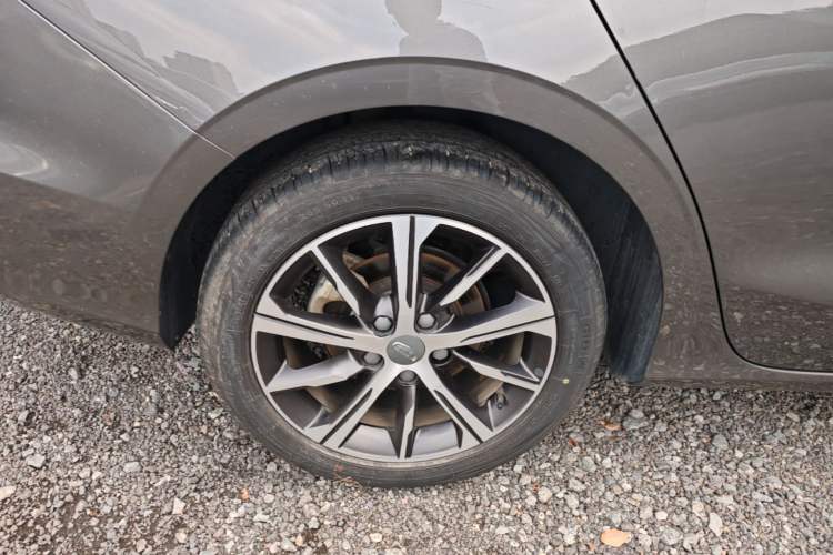 Used Geely Auto Emgrand 2022 4th Generation 1.5L CVT Luxury Model Right Rear Wheel Hub