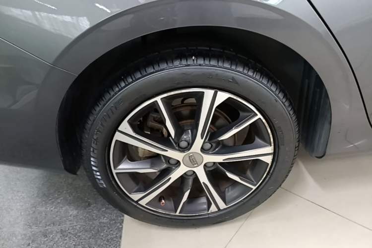 Used Geely Auto Emgrand 2022 4th Generation 1.5L CVT Luxury Model Right Rear Wheel Hub