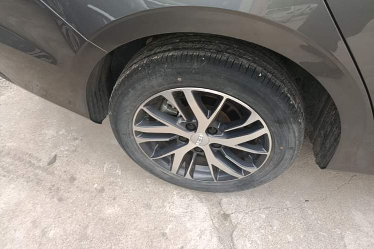 Used Geely Auto Emgrand 2022 4th Generation 1.5L CVT Asian Games Edition Right Rear Wheel Hub