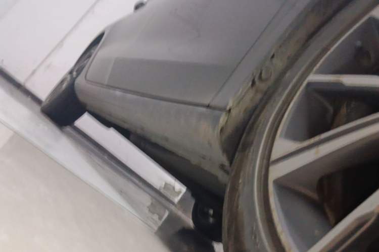 Used Geely Auto Emgrand 2022 4th Generation 1.5L CVT Flagship Model Right Side Sill