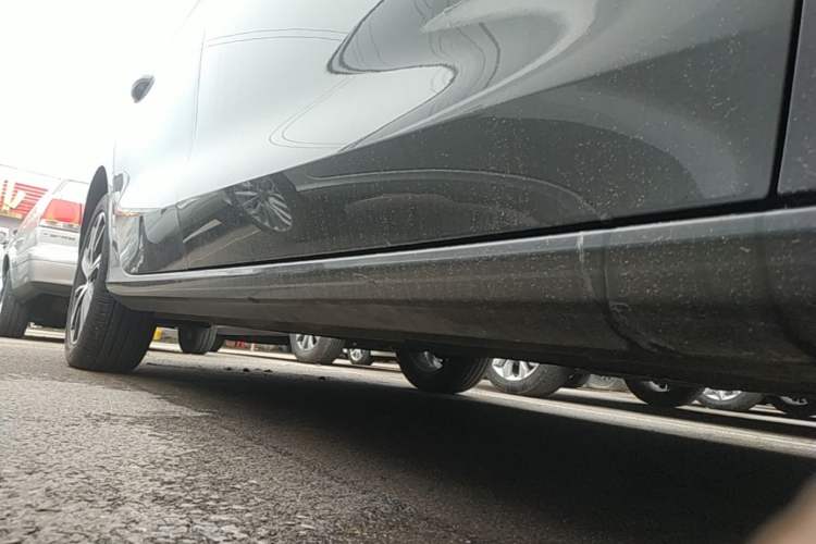 Used Geely Auto Emgrand 2022 4th Generation 1.5L CVT Luxury Model Right Side Sill