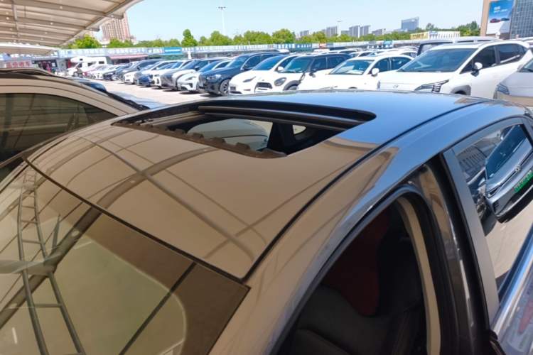 Used Geely Auto Emgrand 2022 4th Generation 1.5L CVT Luxury Model Roof