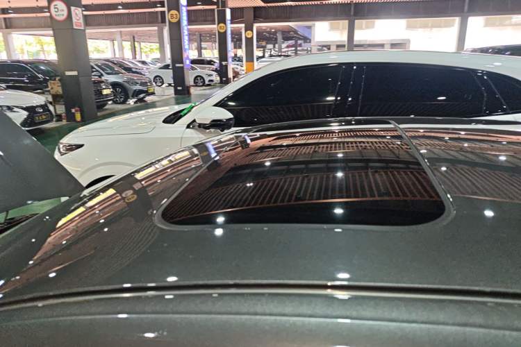 Used Geely Auto Emgrand 2022 4th Generation 1.5L CVT Flagship Model Roof