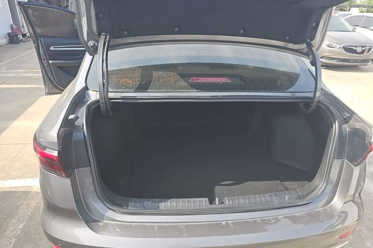 Used Geely Auto Emgrand 2022 4th Generation 1.5L CVT Luxury Model Trunk