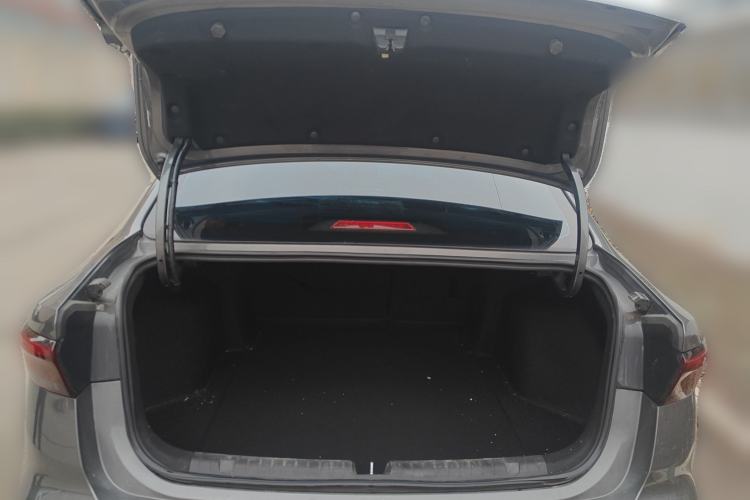 Used Geely Auto Emgrand 2022 4th Generation 1.5L CVT Flagship Model Trunk