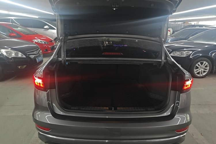 Used Geely Auto Emgrand 2022 4th Generation 1.5L CVT Luxury Model Trunk
