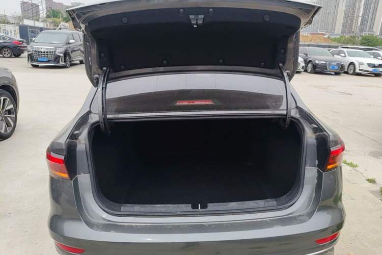Used Geely Auto Emgrand 2022 4th Generation 1.5L CVT Luxury Model Trunk