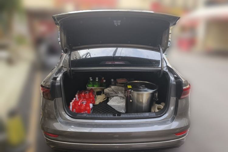Used Geely Auto Emgrand 2022 4th Generation 1.5L CVT Flagship Model Trunk