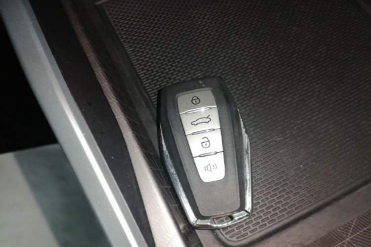 Used Geely Auto Emgrand 2022 4th Generation 1.5L CVT Luxury Model Vehicle Key